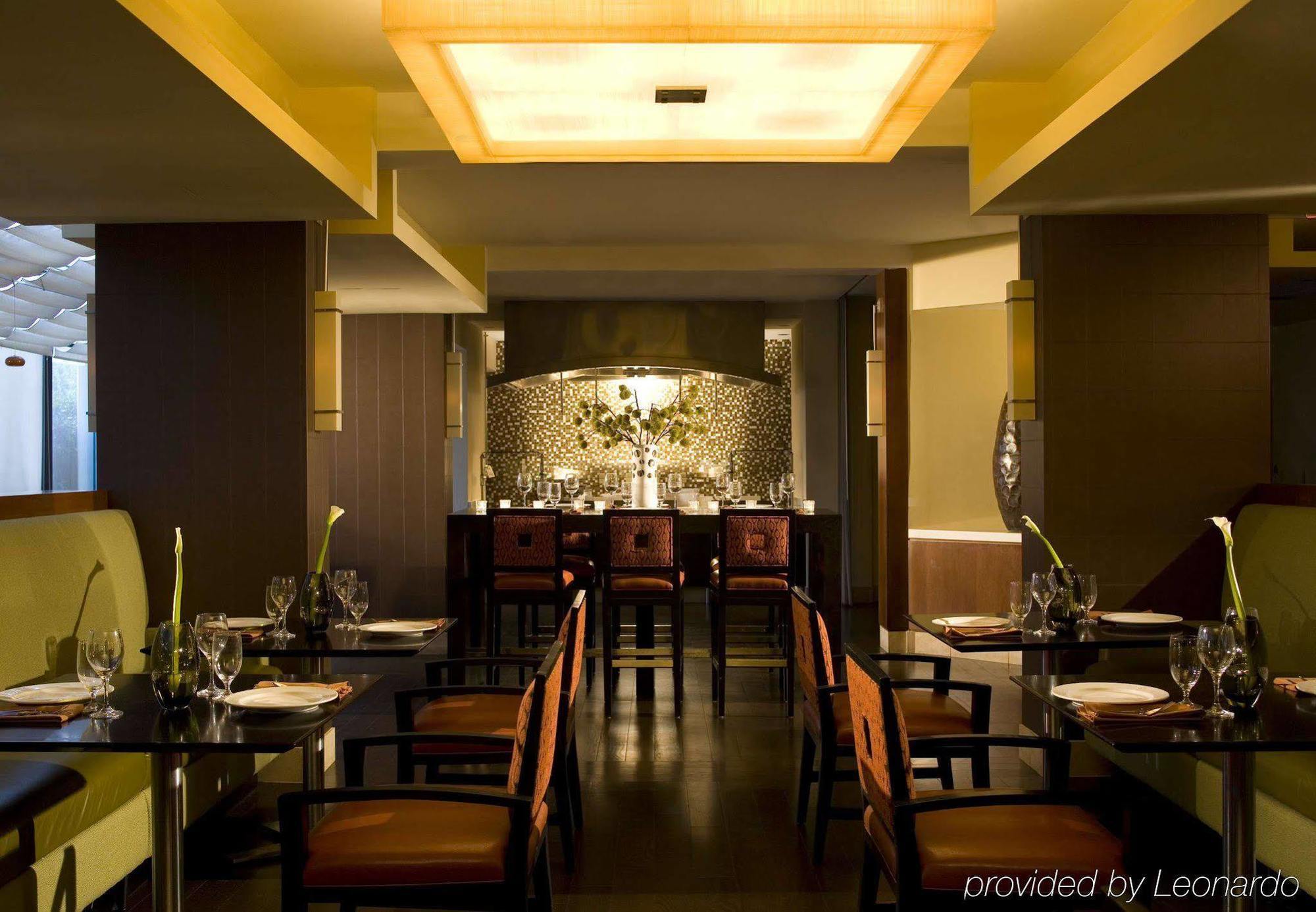 Key Bridge Marriott Hotel Arlington Restaurant photo
